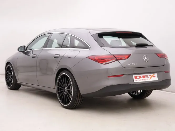 Mercedes-Benz CLA CLA180d 7G-DCT Shooting Brake + Wide Scr.  Image 4